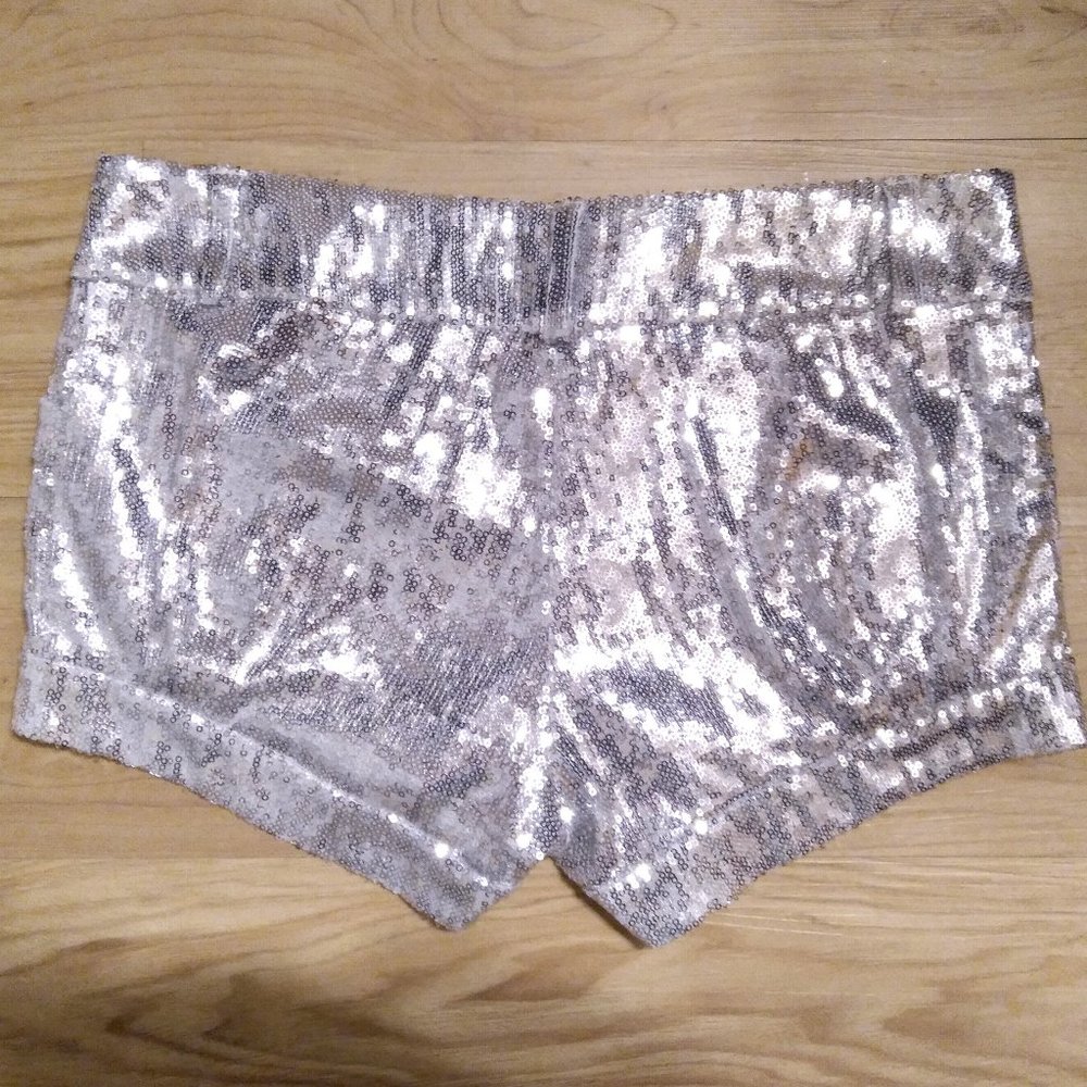 NWOT - Silver-Color Sequined Shorts - Steve Madden - Picture 3 of 4